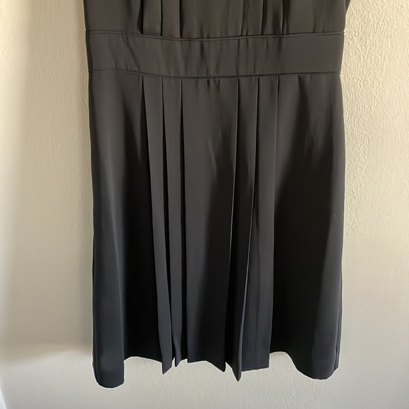 Banana Republic pleated dress - Picture 4 of 7